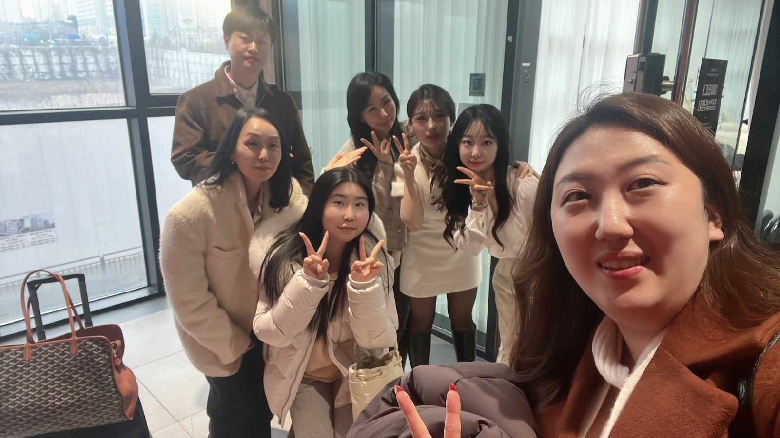 교육 이후 함께 촬영한 단체 사진